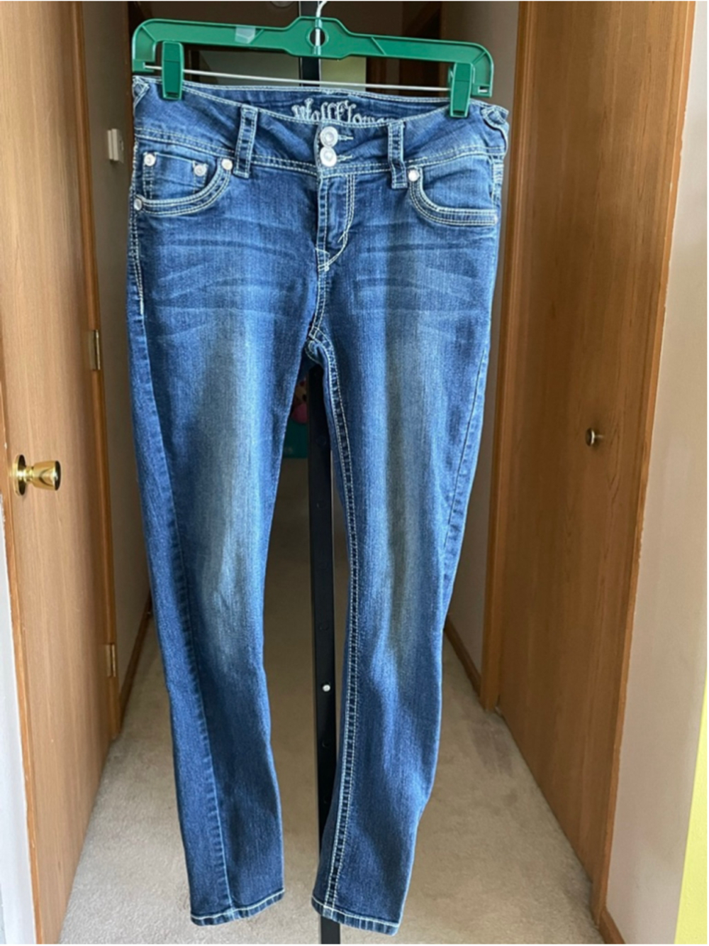 Women's WallFlower Juniors Blue Jeans Size 7 with White Stitching
